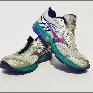 Mizuno Wave Catalyst Womens 7.5 Running Shoe